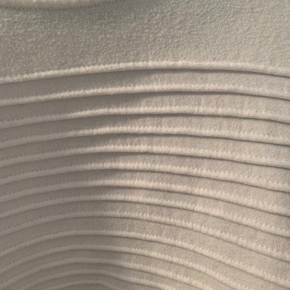 White "International Concepts" Crew Neck Sweater - Picture 3 of 4